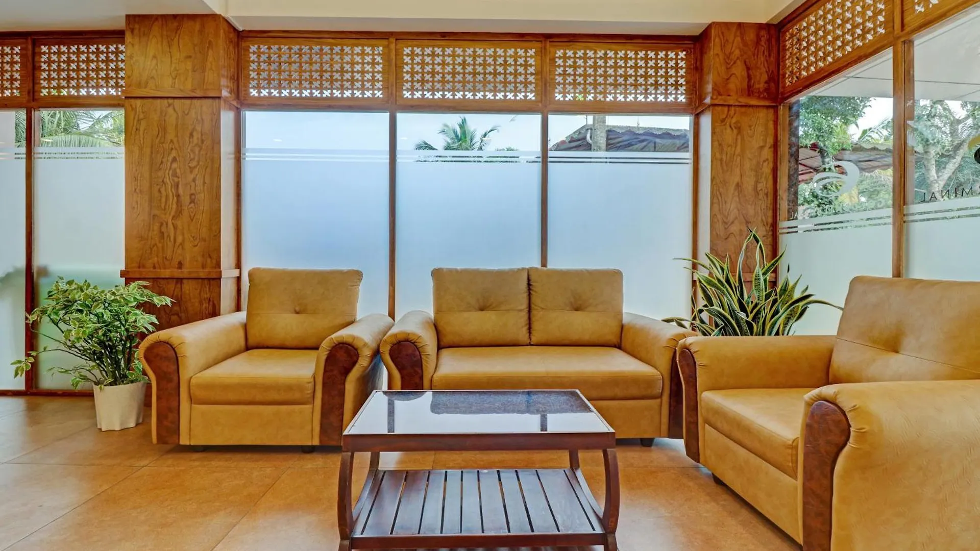 Treebo Golden Terminal, Kochi Airport Hotel