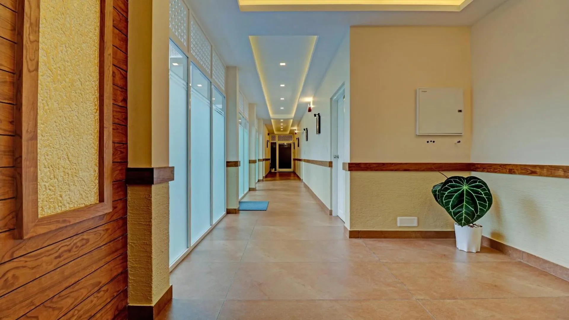 Treebo Golden Terminal, Kochi Airport Hotel