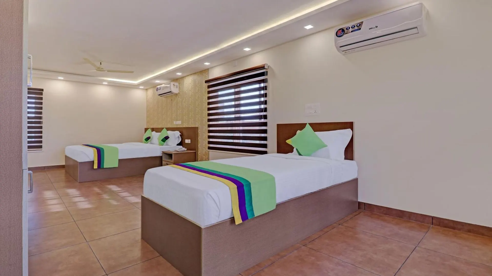 Treebo Golden Terminal, Kochi Airport Hotel